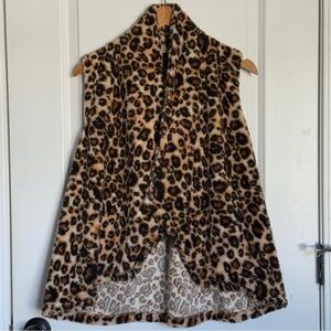 1776 Leopard Print Vest Sweater Size M